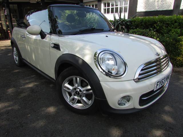 Mini Convertible 1.6 Cooper D 2dr Convertible Diesel White